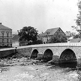 Tullbron med magasinet, byggt 1861, numera Restaurang Bratt.